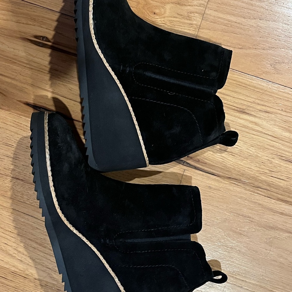 Sofft Emeree suede wedge booties. Size 9. Never worn after trying on.